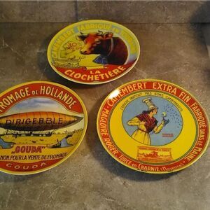 Souvenir plates (3) farmhouse decor vintage advertising
